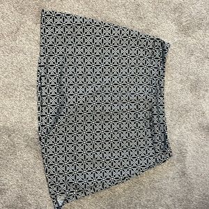 Cute pattern black & white skort